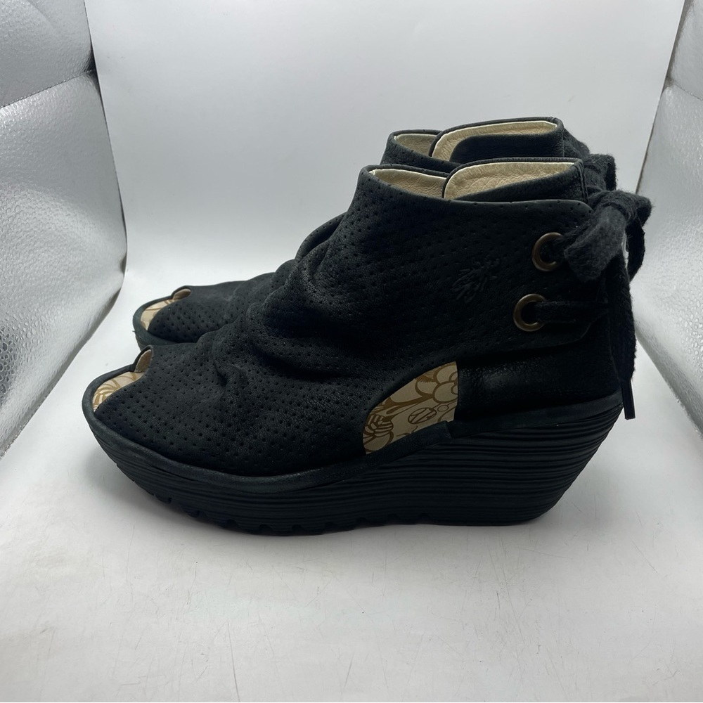 Fly London Yama women’s Stylish Black suede Wedge Sandals size EU 37
